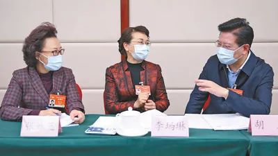 人民日报两会快评：建真言 谋良策 务实干