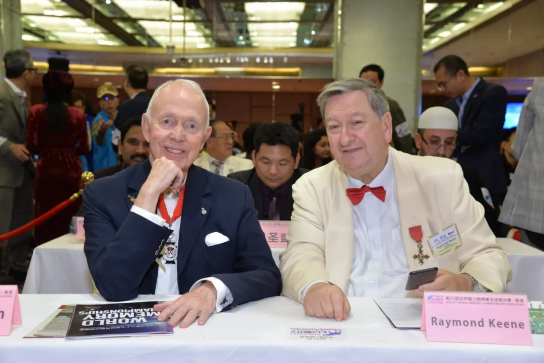 托尼·博赞（左）和雷德蒙·基恩（右）。图片来源：世界记忆锦标赛中国官网