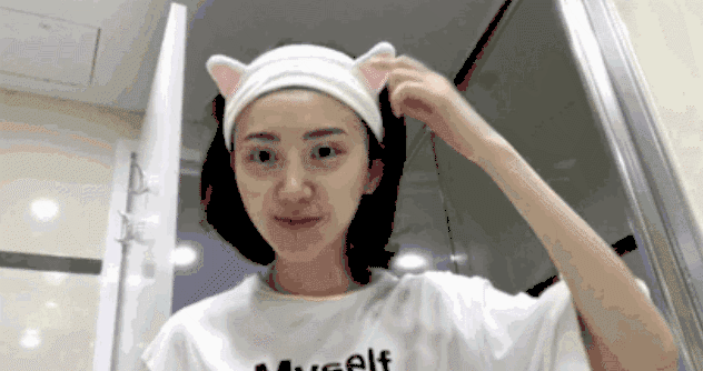 景甜直播洗脸巾洗脸