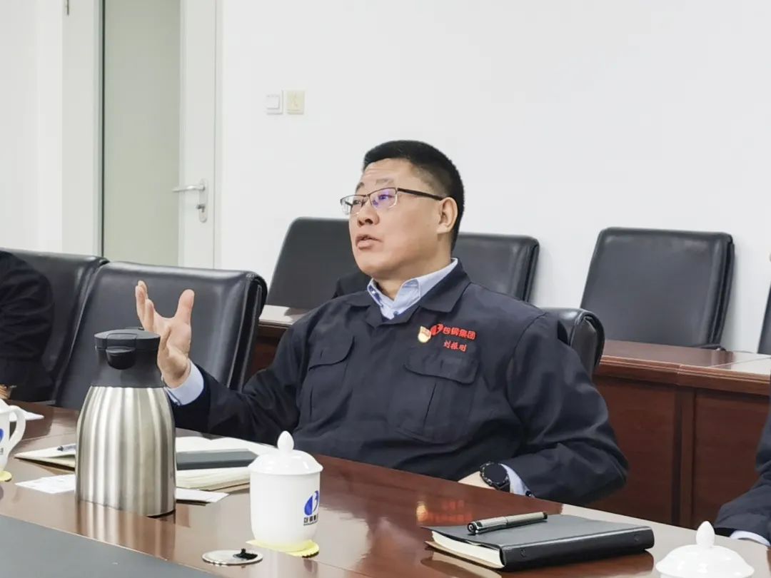 包钢(集团)公司副总经理,包钢股份党委书记,董事长刘振刚包钢(集团)