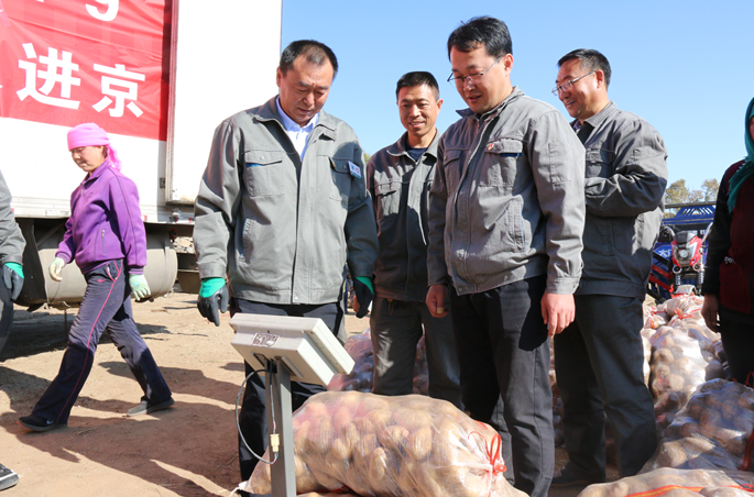国网服务脱贫攻坚先进个人︱张北供电许雪军:把驻村当驻家