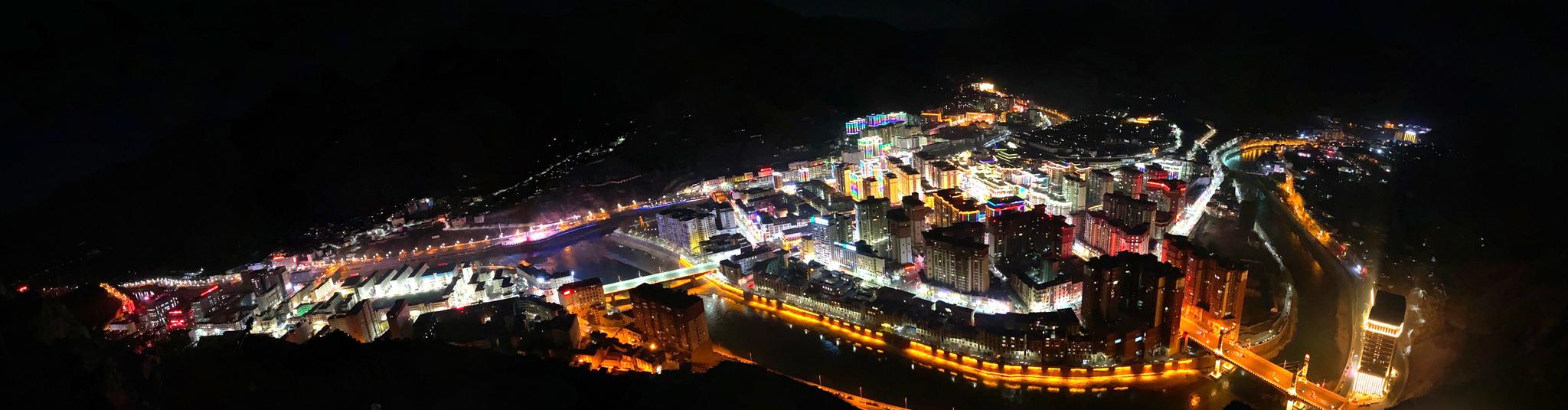 作品名称:昌都夜景全景图