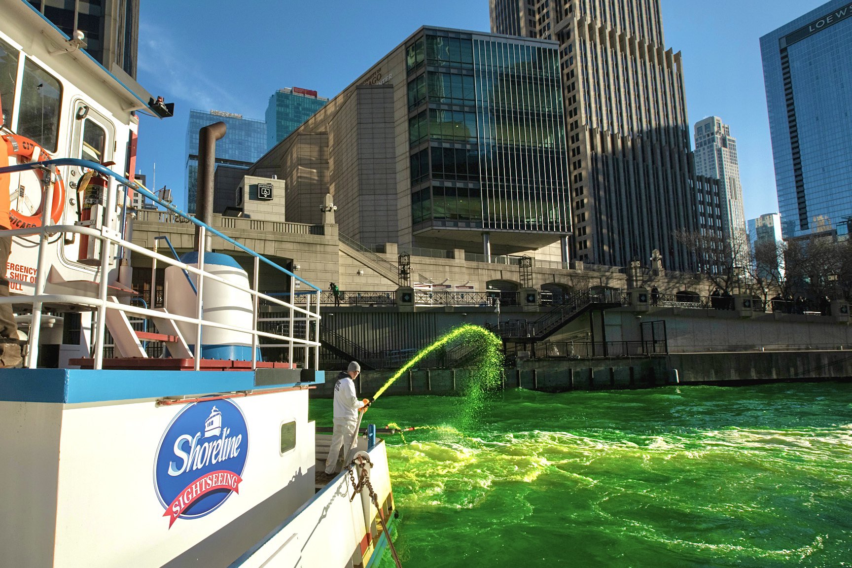 美国芝加哥染绿河流庆祝节日 为防聚集市民未被通知