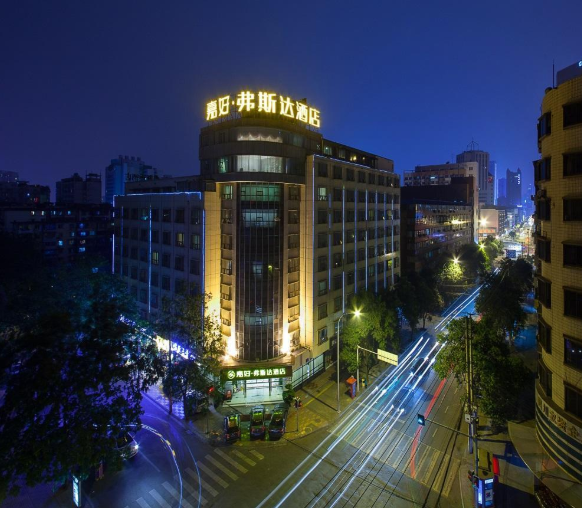 13,嘉好弗斯达酒店(人民北路店)布展企业:泡吧食品,友臣食品,盐津铺子