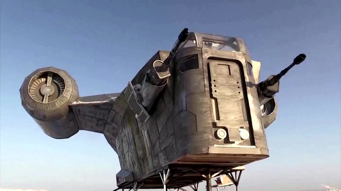 俄罗斯《星战》粉丝重金打造了一艘《曼达洛人》飞船