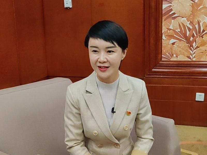新疆昭苏县副县长贺娇龙 澎湃新闻记者 程婷 图
