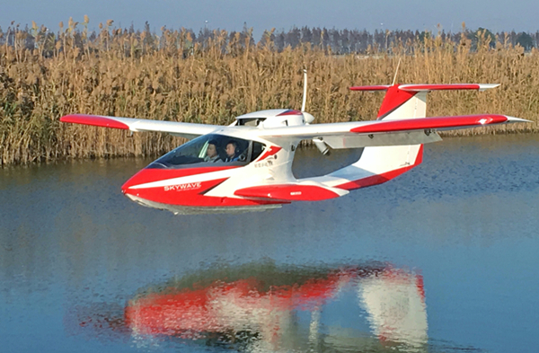 培训40多天就能开飞机来临港体验我国首款获批合格证的水陆两栖飞机