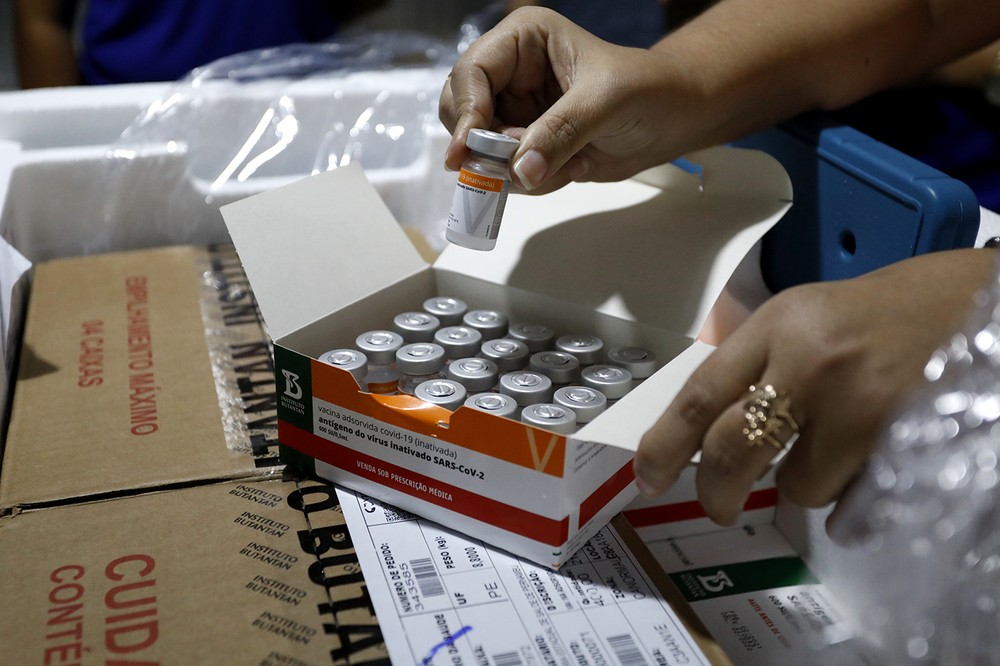 中国科兴新冠疫苗运抵巴西里约 接种工作恢复