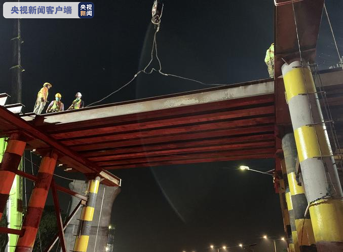 印尼雅万高铁项目门式墩型钢吊装施工顺利完成