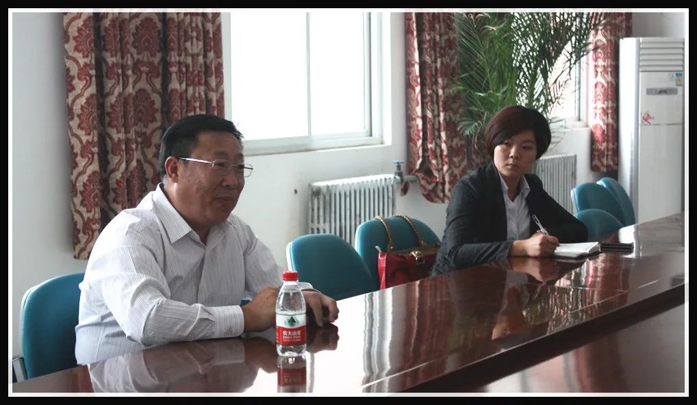 图左为孟凡镰图片来源：郑州城市职业学院官网