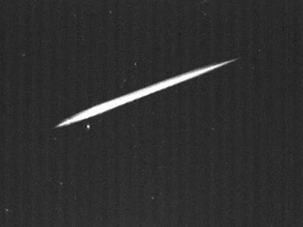 西班牙观测到陨石以10万公里时速飞跃在该国南部上空