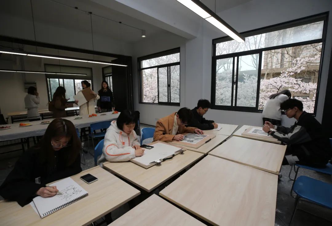 东大最美樱花教室上线!|东大|东南大学_新浪新闻