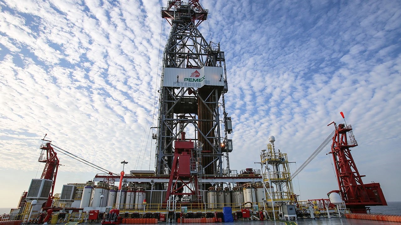 △墨西哥国家石油公司宣布将在新发现的油田上建设名为“弗朗西斯科·J·穆希卡将军”的大型油气综合体
