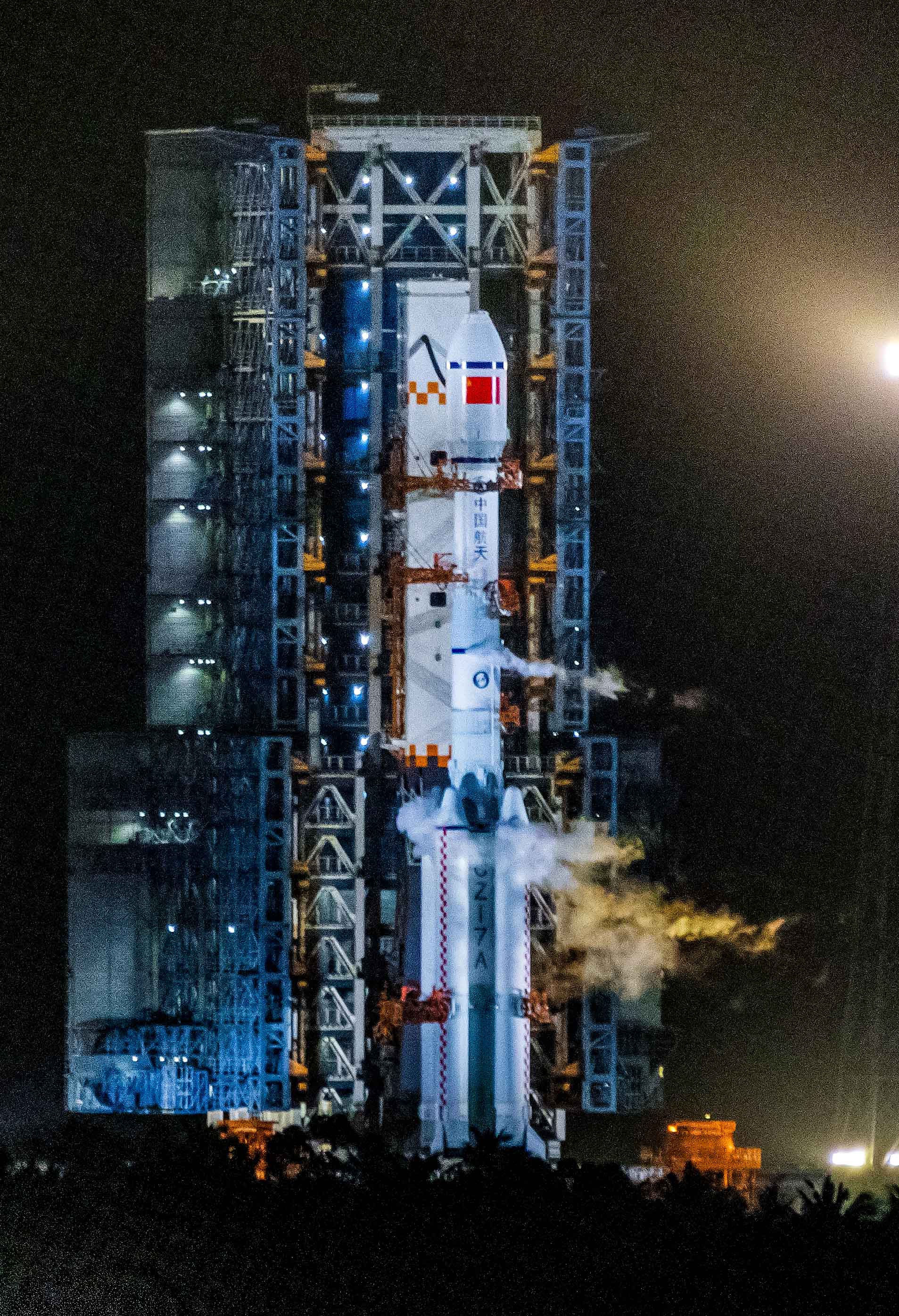 △2021年3月12日,海南文昌,长征七号改遥二运载火箭在中国文昌航天发射场点火升空,将试验九号卫星送入预定轨道,发射取得圆满成功。