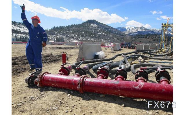 大涨变下跌！油价风向变了，怎么回事？