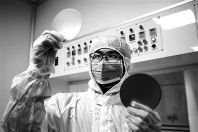 “芯片荒”溯源：谁偷走了汽车的“芯”