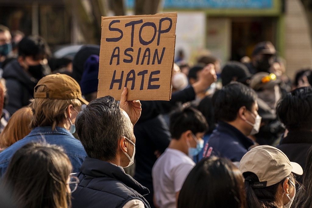 美国民众参加游行抗议针对亚裔的仇恨暴力行为。