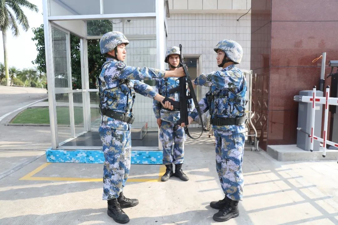 新兵张万里:一家四代从军报国