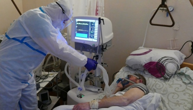 乌克兰多地新冠肺炎患者住院率激增