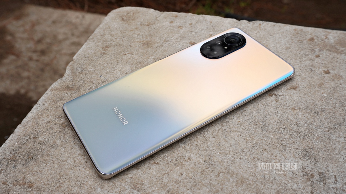 荣耀v40轻奢版太空银配色开箱极具空间感的幻变光影