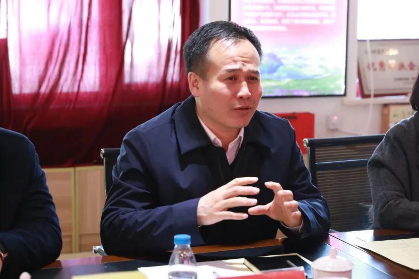 李慎平在讲话中对3位科技特派员的工作给予了高度评价和充分的肯定.