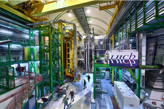 LHCb是LHC四个大型粒子探测器之一 图片来源：CERN