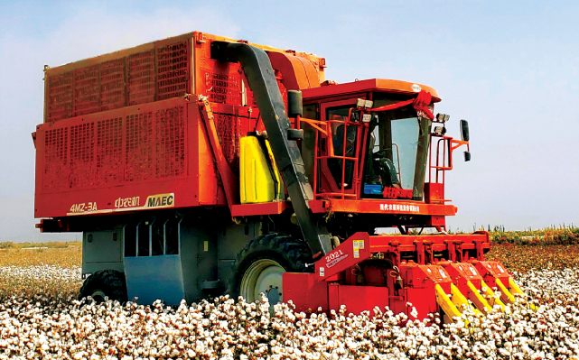 3行箱式采棉机