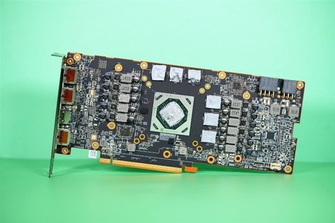 蓝宝石rx 6700 xt白金版评测:温度与噪音超越公版