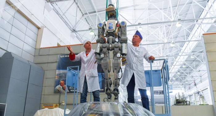俄航天集团开始研制第一个舱外工作机器人Teledroid