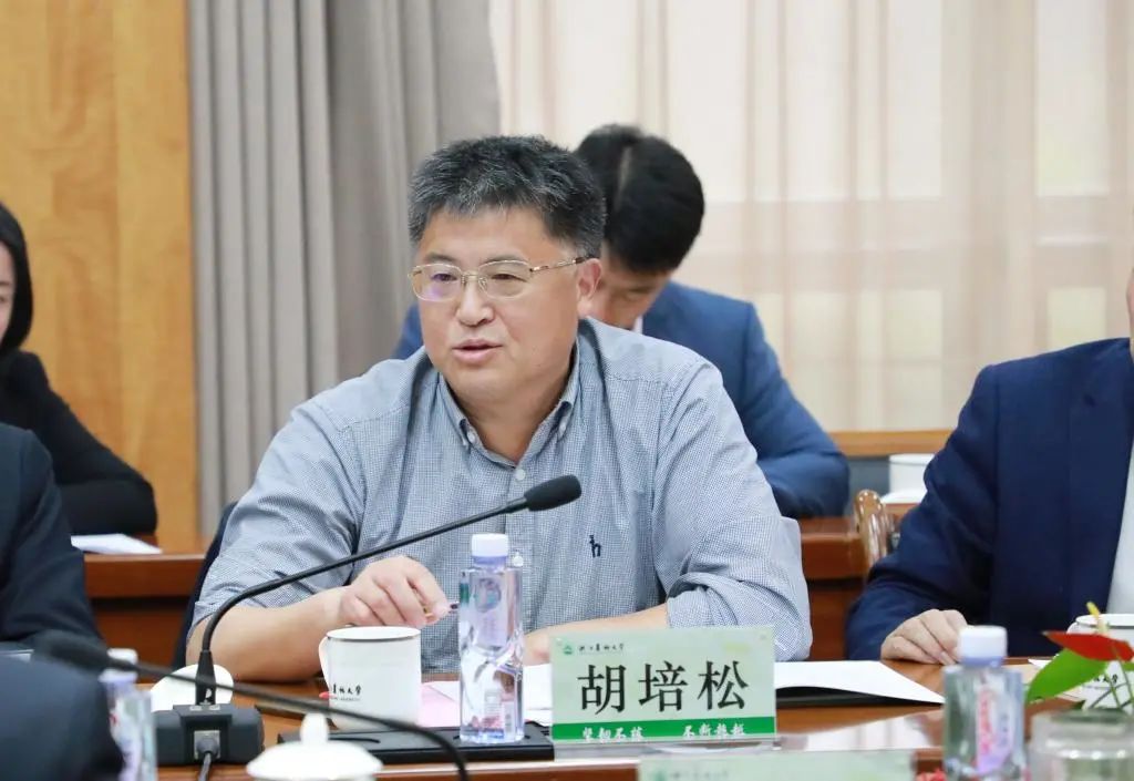 书记周国模,浙江大学教授,浙江农林大学原校长应义斌等专家出席咨询会