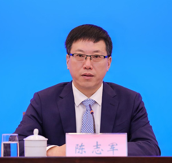 陈志军:10:00自治区党委宣传部新闻发布处处长68 陈志军6868