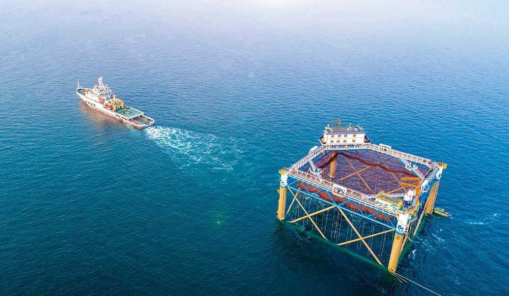 2019年5月10日,"长鲸1 号"拖航至大钦岛海域