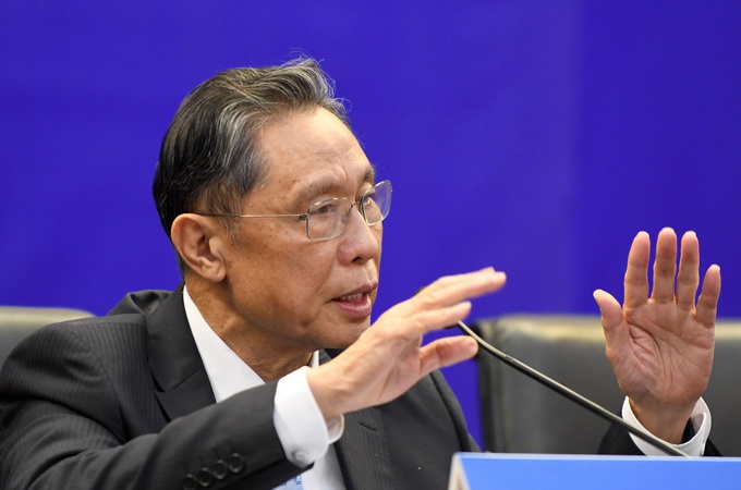 钟南山对话福奇，都谈了些什么？两人的这一观点很相近