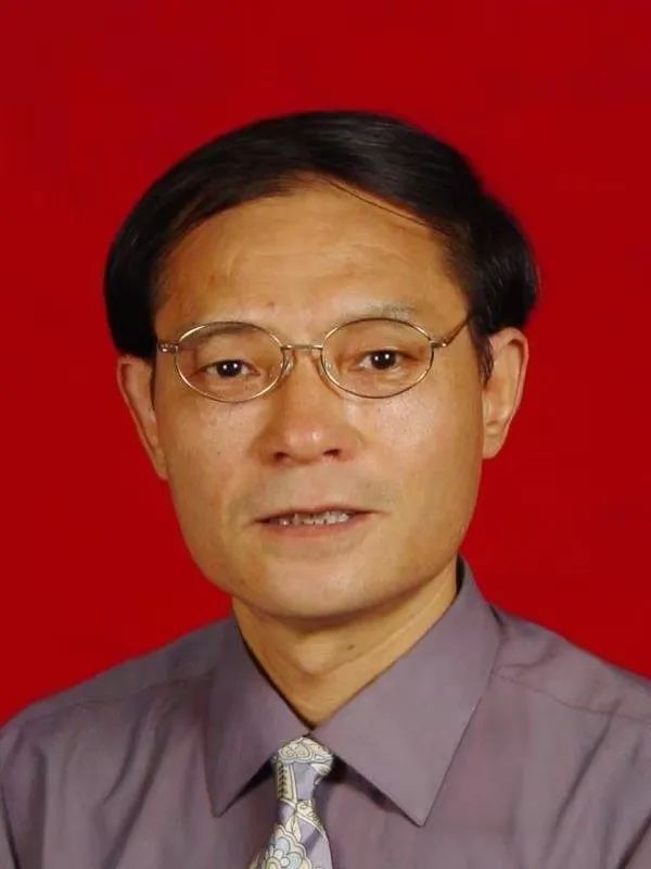 师大学人李永芳教授桃李满天下著作遍四方