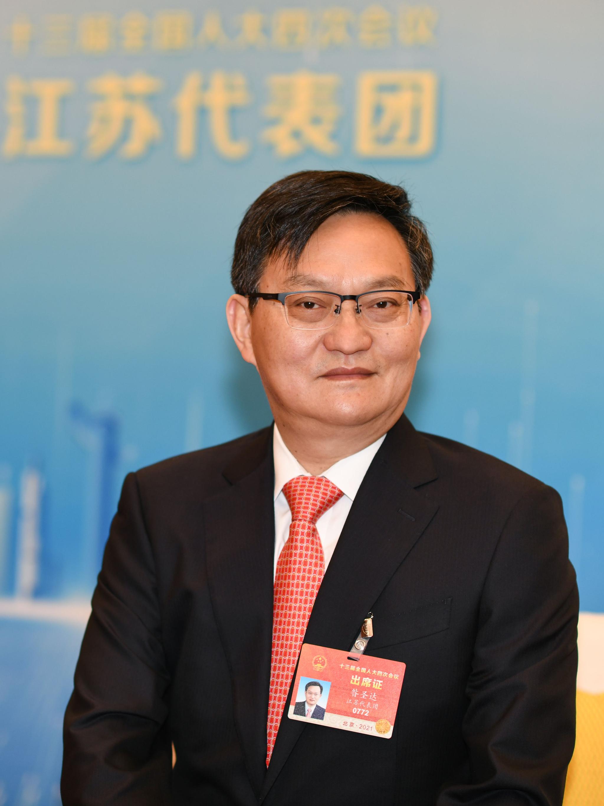3月3日新京报记者获悉,全国人大代表,江苏综艺集团董事长昝圣达建议