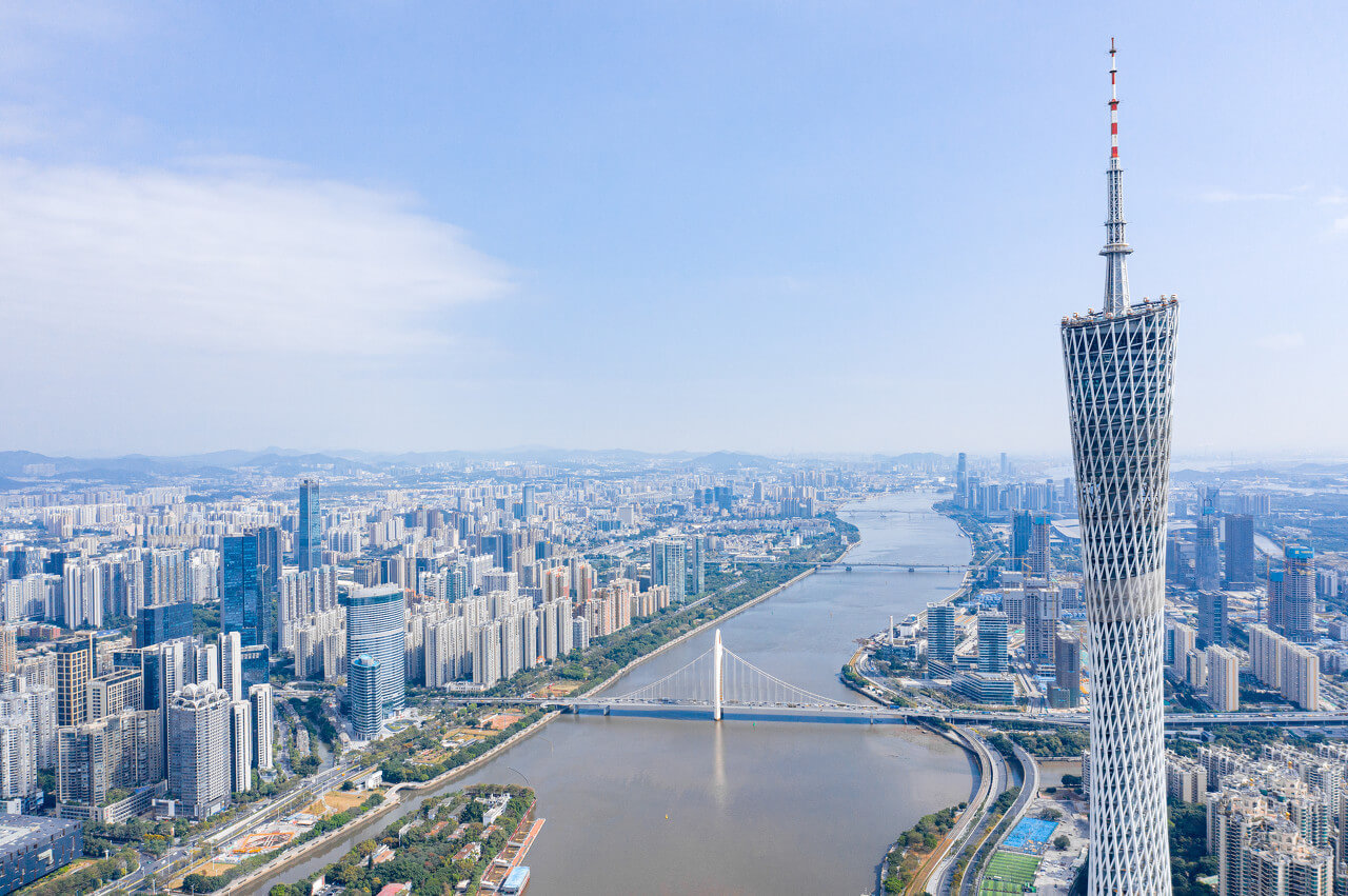 广州、深圳、成都、苏州，谁是第四座万亿消费城市？