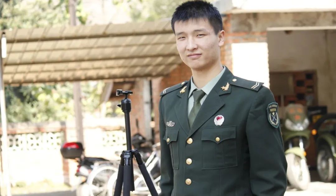 服现役时的戴邦伟