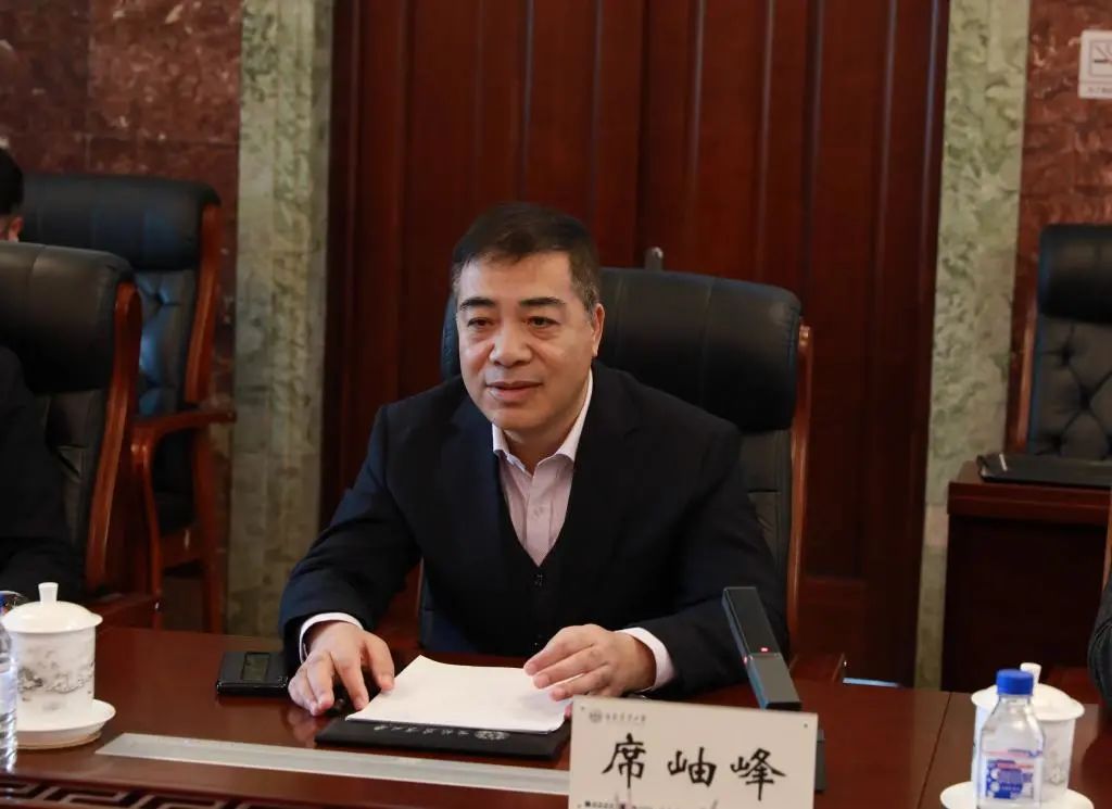 长春市委常委净月高新区党工委书记王长久一行到吉林农业大学调研