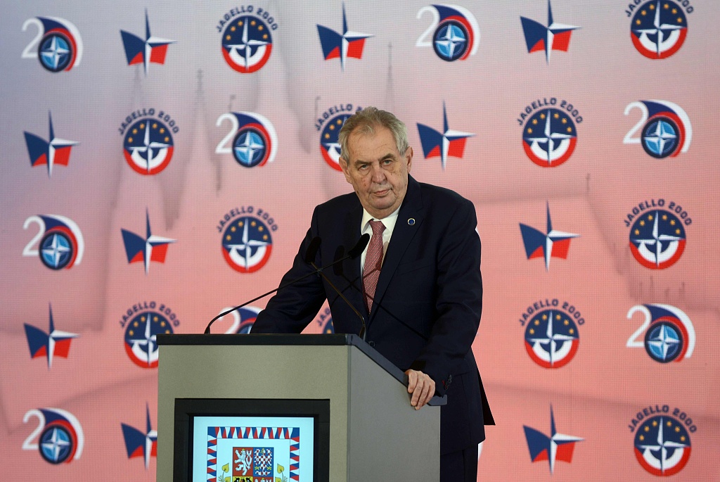 捷克称中方决定提供新冠疫苗 此前捷克总统亲自提请求