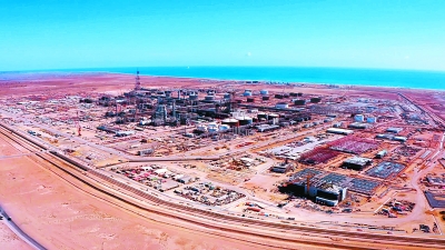 阿曼杜库姆炼油厂图片
