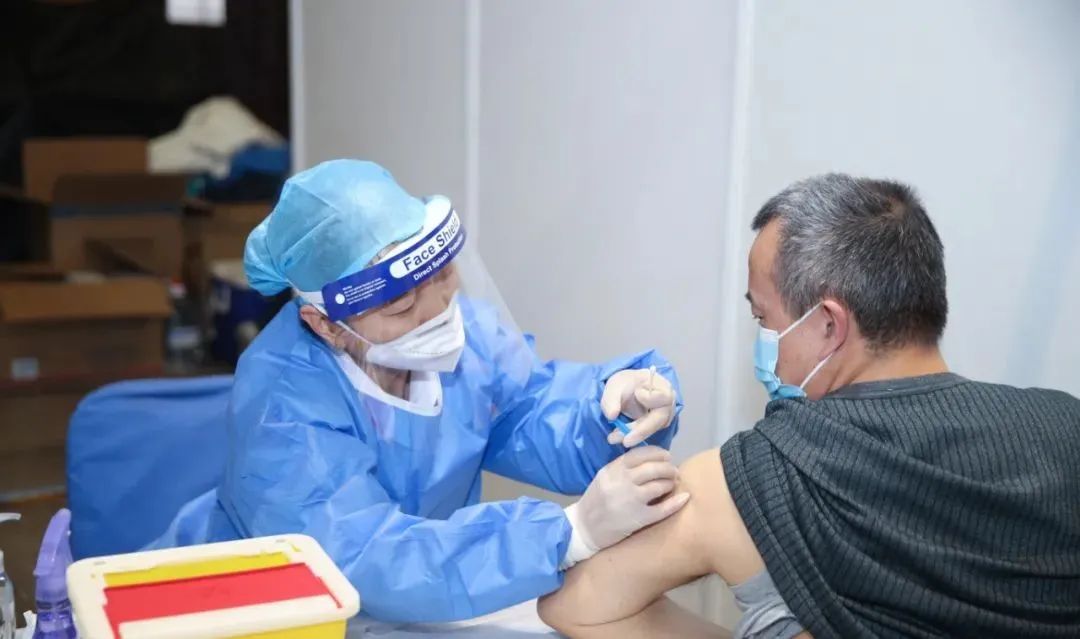 30分钟无不适症状即可离开接种点期间可观看疫苗接种相关视频疫苗接种