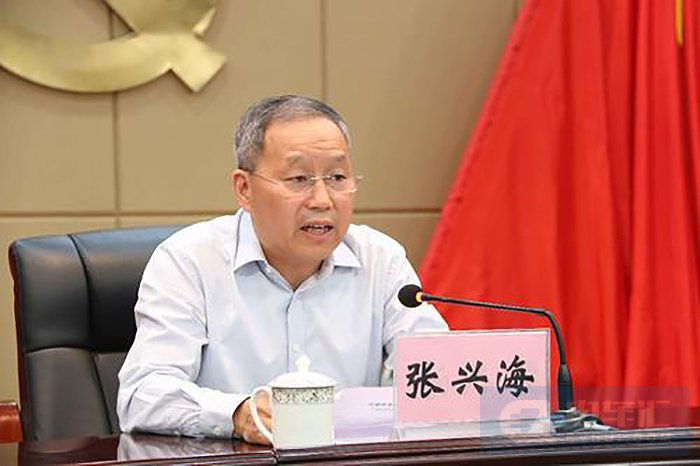 小康股份张兴海加速淘汰乡村不环保不安全车辆鼓励支持农村汽车电动化