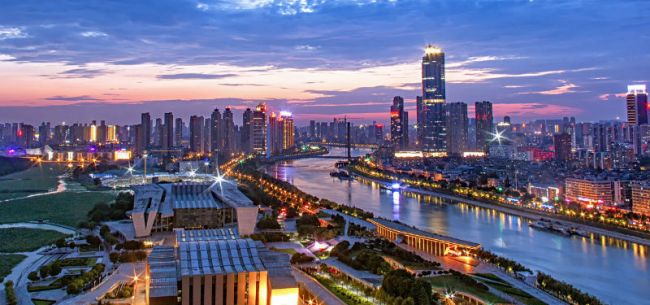 卓尔控股董事长阎志：支持武汉建设国家商贸物流中心