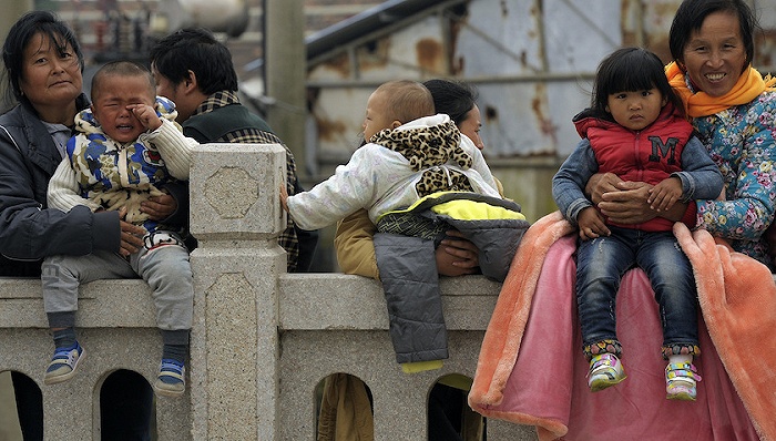 韩昱洁 李金阳 一娃好还是多娃好 关于独生子女教育 性格 偏好和健康的优劣分析 独生子女 双胞胎 家庭 新浪科技 新浪网