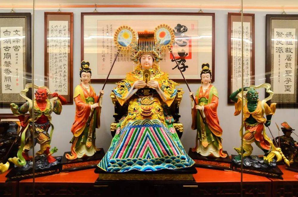 妈祖神像,图源:金华山妈祖文物馆
