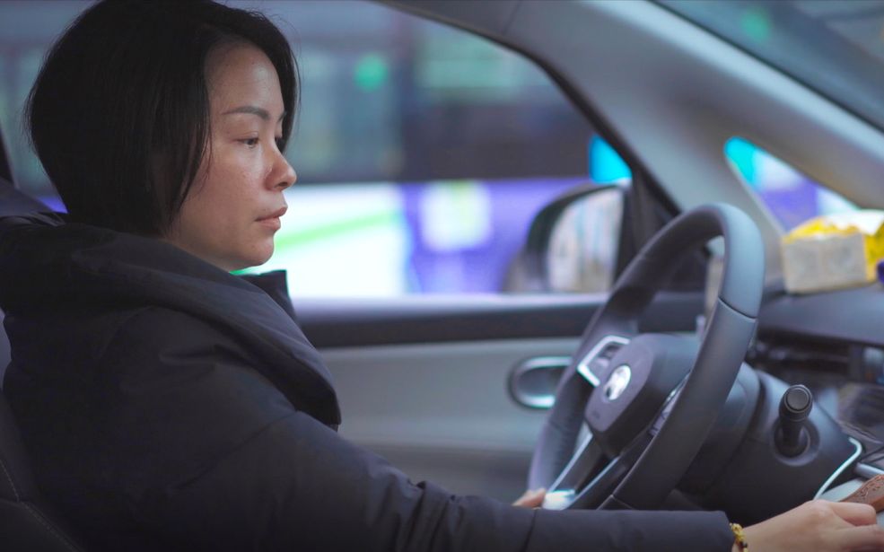 237万网约车女司机在滴滴获得收入 80后女性过半