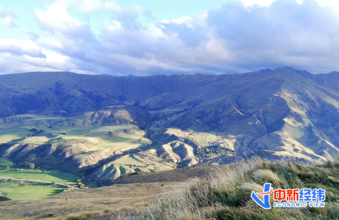  资料图：山地旅游。中新经纬罗琨摄