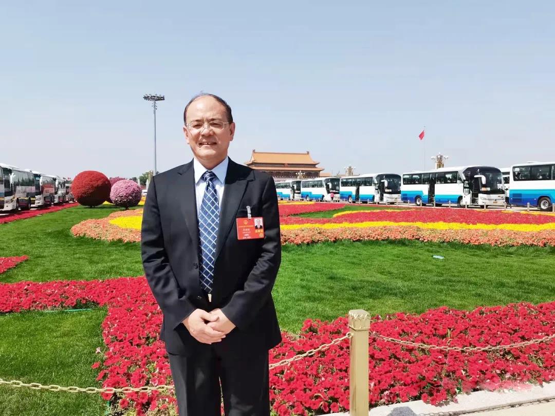 江汽集团周福庚：建议优化居民区新能源汽车充电桩建设