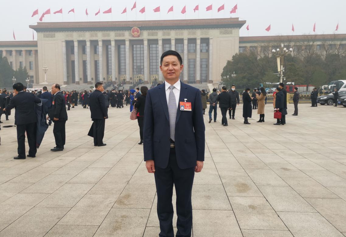 孙斌代表：乡村要振兴，先让农产品可以随时随地进城