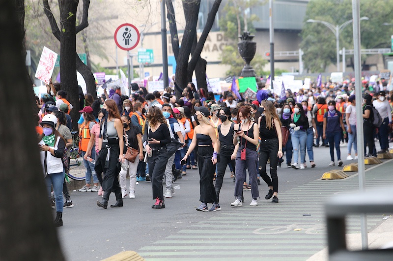 墨西哥多地发生游行示威 抗议针对女性的暴力与犯罪